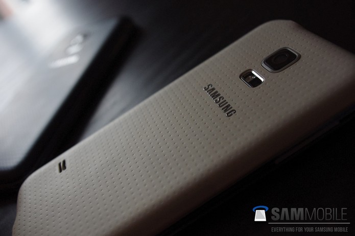 Sensor de batimentos cardíacos era dúvida no Galaxy S5 mini, mas pode ter sido confirmado (Foto: Reprodução/Elson de Souza)
