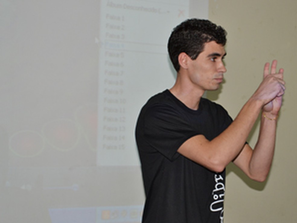 Curso de libras (Foto: Fabrício Terreza/Divulgação)