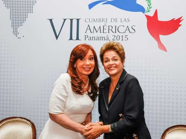 Dilma Rousseff se reúne com a presidente da Argentina, Cristina Kirchner, na Cúpula das Américas (Foto: Roberto Stuckert Filho/PR)