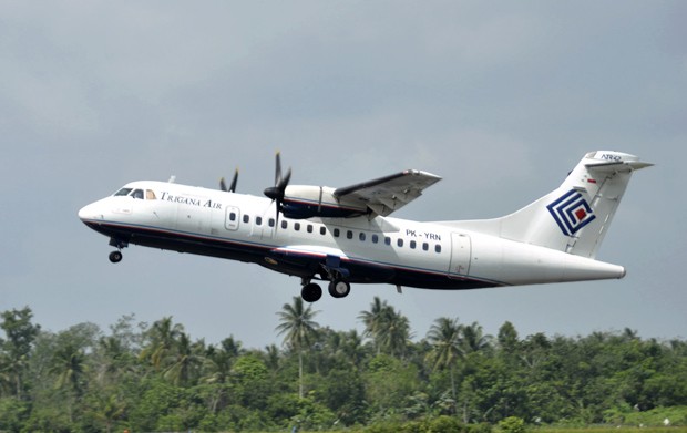 [Internacional] Indonésia acha caixa-preta de avião que caiu sem deixar sobreviventes Indonesia-plane_fran