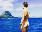 Justin Bieber posa pelado e compartilha foto em rede social