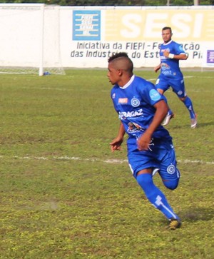 Carlinhos, meia do Parnahyba  (Foto: Josiel Martins/GloboEsporte.com)