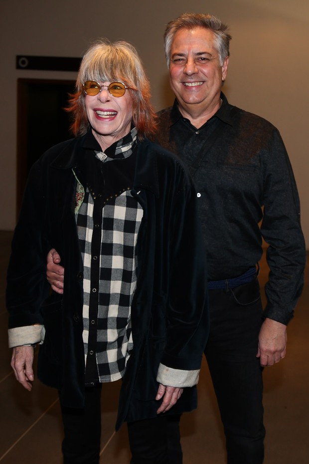 EGO Rita Lee vai com a família ao teatro assistir a musical notícias de Teatro EGO Rita Lee vai com a família ao teatro assistir a musical notícias de Teatro