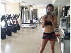 Sophia Abrahão exibe barriga chapada em dia de treino
