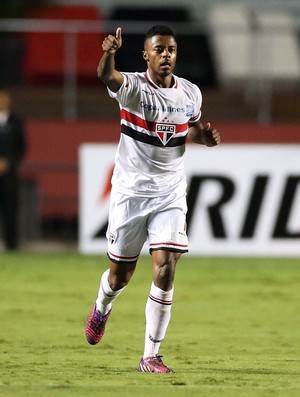 São Paulo x Corinthians Michel Bastos (Foto: Marcos Ribolli)
