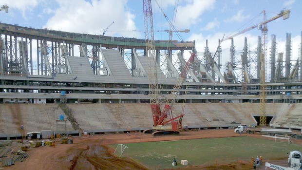 Estádio Nacional de Brasília começa a receber arquibancadas superiores (Foto: Érika Romão/Divulgação)