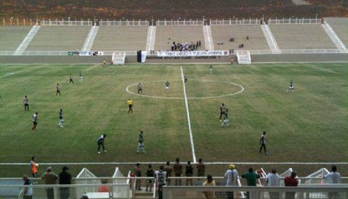 tupi-mg juventude série c 2014 muriaé estádio soares de azevedo carrossel (Foto: Felipe Menicucci)