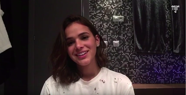 Bruna Marquezine (Foto: Reprodução/YouTube) Bruna Marquezine (Foto: Reprodução/YouTube)