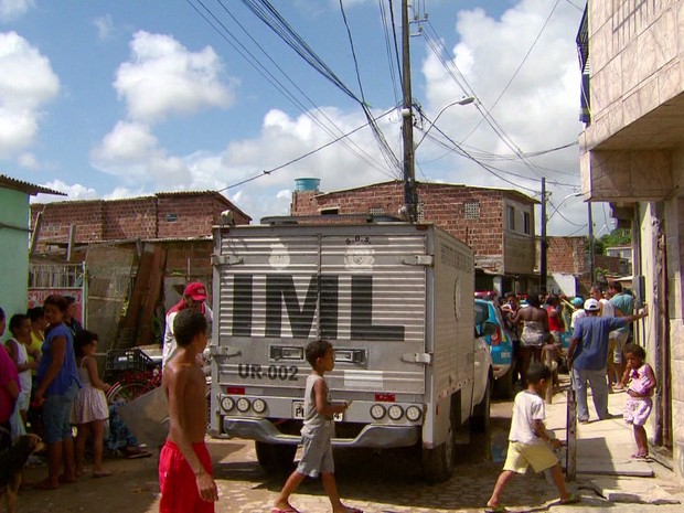Crime foi cometido na Vila Tamandaré, no Recife, no dia 22 de dezembro de 2014 (Foto: Reprodução/TV Globo)
