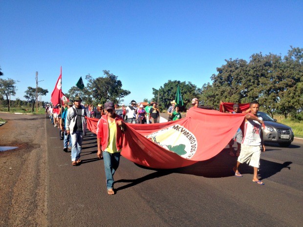 Indígenas ocupam rodovia em Mato Grosso do Sul (Foto: Fabiano Arruda/ G1 MS)