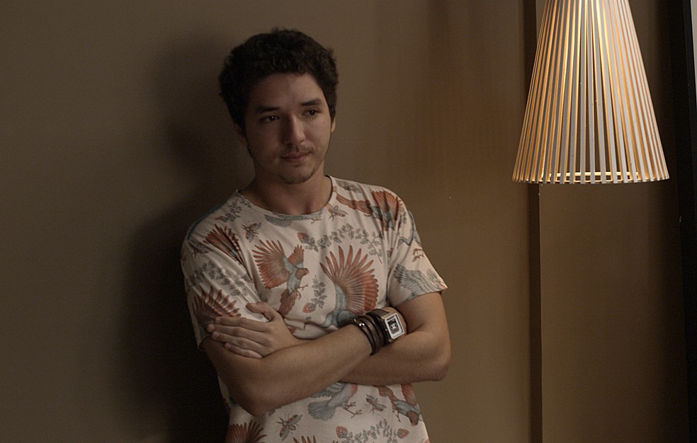 Tom também não consegue segurar a emoção (Foto: TV Globo)
