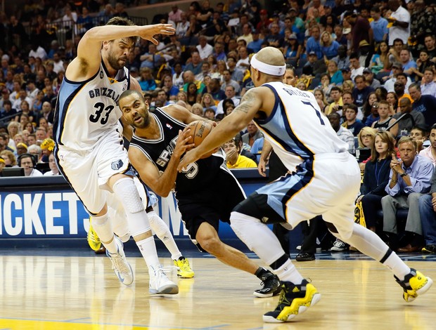Tony Parker brilha, e Spurs vencem Grizzlies na NBA (Foto: Kevin C. Cox / Getty Images)