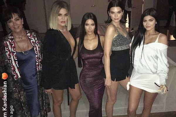 Kris Jenner, Khloé Kardashian, Kim Kardashina, Kendall Jenner e Kylie Jenner (Foto: Snapchat)