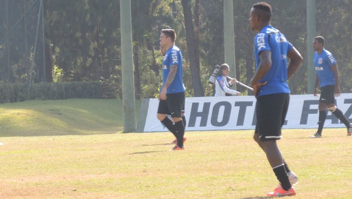 Cleber admite falhas, refuta apelido e diz que não vê a Copa: 