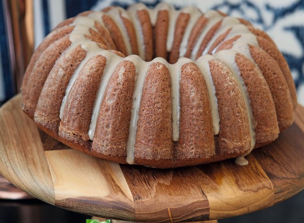 O Feitiço da Cozinha: Bolo Simples de Mel