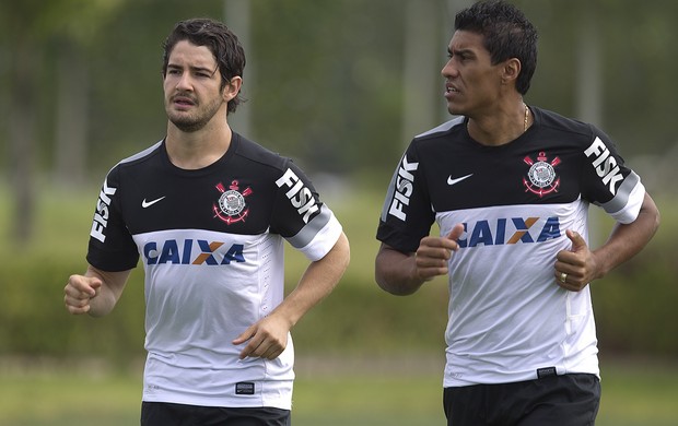 Alexandre Pato e Paulinho treino Corinthians (Foto: Daniel Augusto Jr. / Ag. Corinthians)