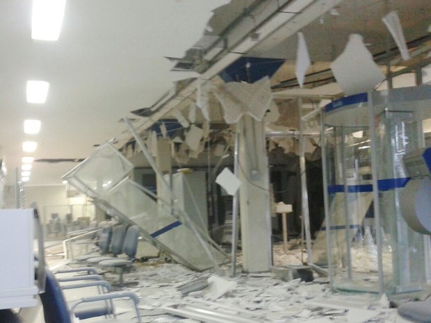 Arcos, caixa, explosão (Foto: G1)