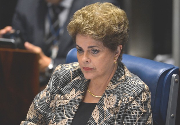 A presidente afastada, Dilma Rousseff, faz sua defesa durante sessão de julgamento do impeachment no Senado (Foto: Fabio Rodrigues Pozzebom/Agência Brasil)