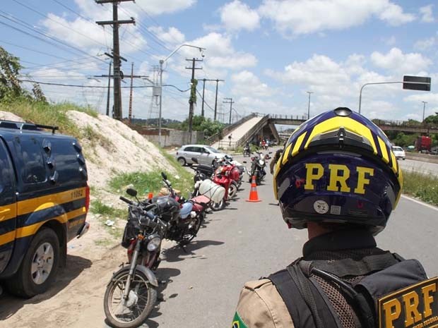 Polícia Rodoviária Federal faz operação com foco em &#39;cinquentinhas&#39; na Região Metropolitana do Recife (Foto: Divulgação / PRF)