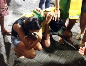 Torcedores baianos choram após goleada da Seleção em Salvador (Foto: Maiana Belo/G1 BA)