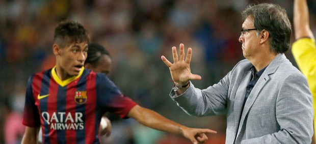 Neymar e Tata Martino jogo Barcelona e Santos (Foto: Reuters)