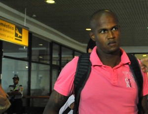 Airton, novo reforço do Inter (Foto: Emilio Pedroso / Agência RBS) Airton, novo reforço do Inter (Foto: Emilio Pedroso / Agência RBS)