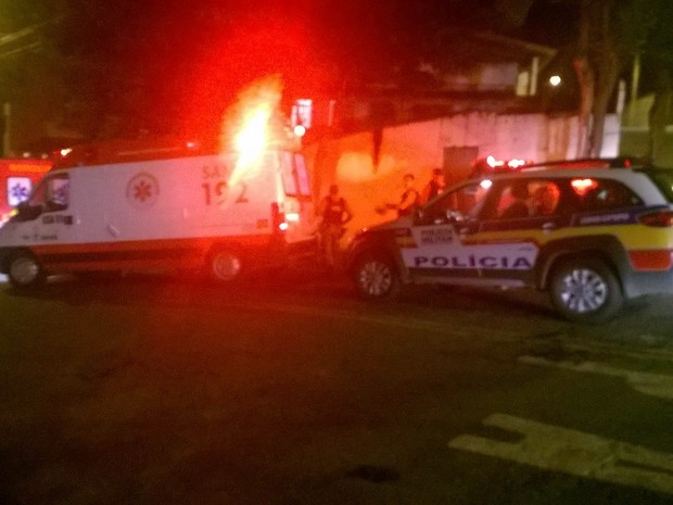 Homem de 38 anos foi morto a facadas no bairro Vale dos Ypês, em Varginha (Foto: Reprodução Whatsapp) Homem de 38 anos foi morto a facadas no bairro Vale dos Ypês, em Varginha (Foto: Reprodução Whatsapp)