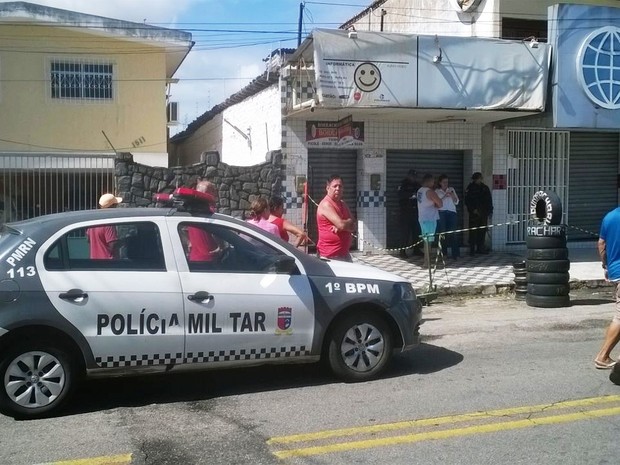Crime aconteceu na rua dos Caicós, no bairro do Alecrim, Zona Leste de Natal (Foto: Cleber Dantas/Inter TV Cabugi)