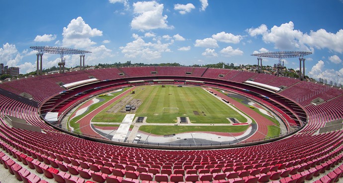 Gramado do estádio do Morumbi está sendo reformado para a temporada 2016 (Foto: Igor Amorim /  site oficial do SPFC)