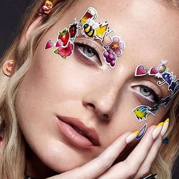 Tend u00eancia Colar coisas no rosto virou hit de beleza no Instagram Glamour Maquiagem Armario Para Cozinha Casas Bahia ~ Tend u00eancia Colar coisas no rosto virou hit de beleza no Instagram Glamour Maquiagem