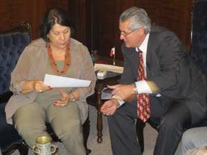 Eliana e Sartori durante reunião na sede do TJ (Foto: Márcio Pinho/G1)