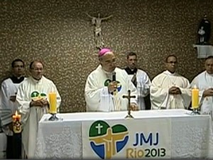 Dom Orani Tempesta celebra missa em capela que Papa vai visitar em Varginha (Foto: Reprodução/ TV Globo)