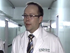 Cirurgia plástico Carlos Gustavo Lemos Neves, em Goiânia (Foto: Reprodução/ TV Anhanguera) Cirurgia plástico Carlos Gustavo Lemos Neves, em Goiânia (Foto: Reprodução/ TV Anhanguera)