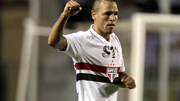 luis fabiano são paulo gol universidad de chile - Agência AP (Foto: Agência AP)