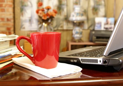 escritório_home office_casa_computador (Foto: Shutterstock)