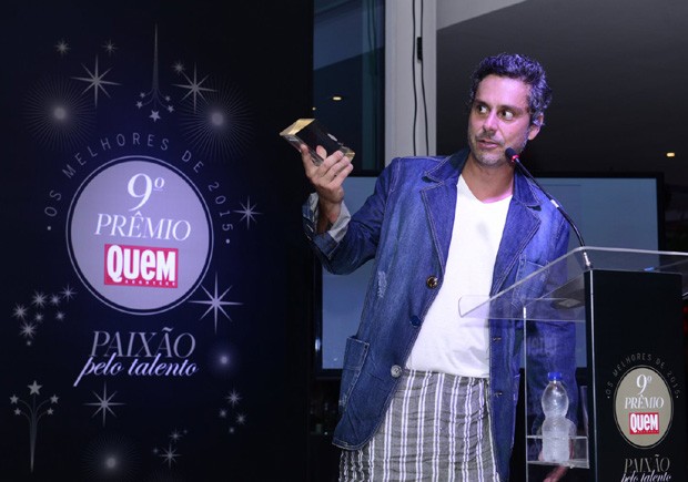 Alexandre Nero recebe Prêmio QUEM 2015 de Melhor Ator de Televisão (Foto: Fábio Cordeiro/Ed. Globo)