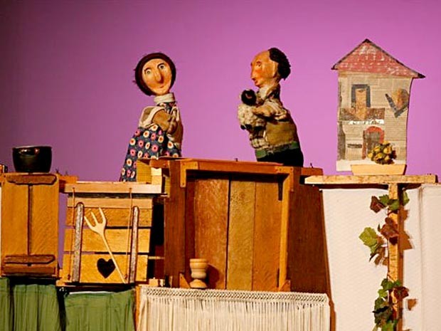 Bonecos da peça "Uma história simples", atração do festival Cena Contemporânea, em Brasília (Foto: Carolina Cruz/Divulgação) Bonecos da peça "Uma história simples", atração do festival Cena Contemporânea, em Brasília (Foto: Carolina Cruz/Divulgação)