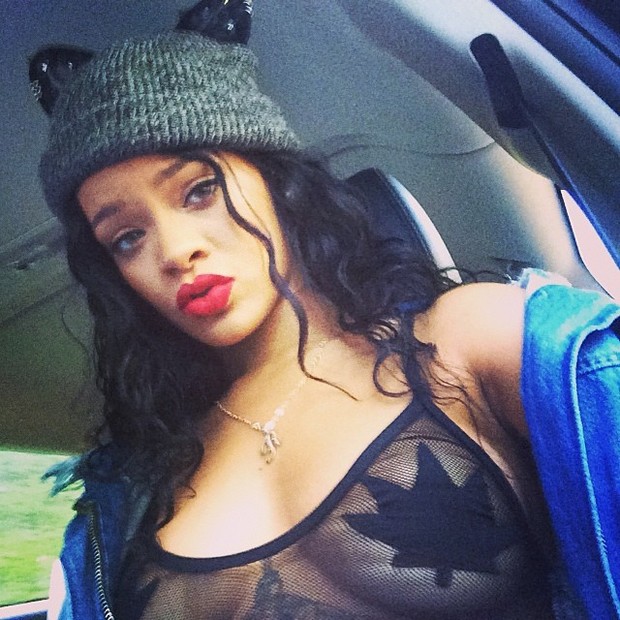 Rihanna usa body transparente (Foto: Instagram/ Reprodução)