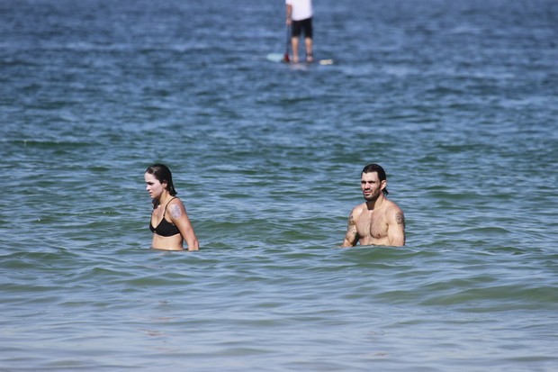 Juliano Cazarré com a mulher (Foto: Dilson Silva/Ag.News)