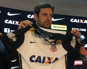 Corinthians apresenta novo patrocinador para sua camisa (Foto: Diego Ribeiro) Corinthians apresenta novo patrocinador para sua camisa (Foto: Diego Ribeiro)
