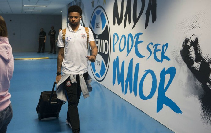 Análise: Corinthians paga, mais uma vez, pela falta de um atacante decisivo