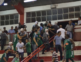 Briga São José Basquete x Palmeiras (Foto: Filipe Rodrigues)