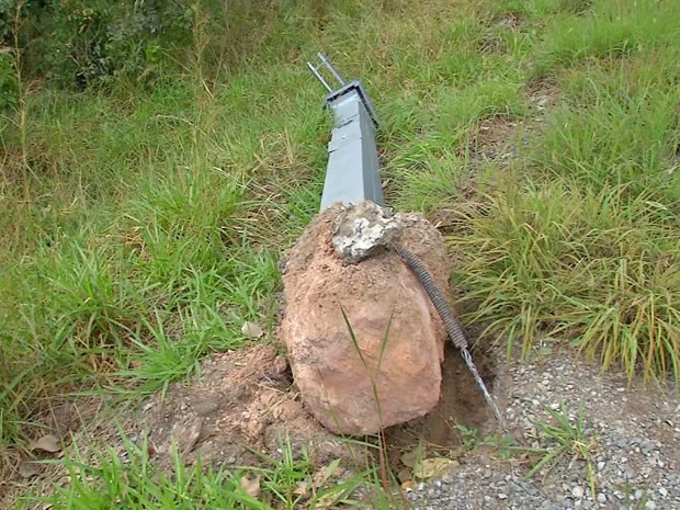 Dois radares que tinham sido instalados na Serra do Mangaval (MT) foram derrubados. (Foto: Reprodução/TVCA)