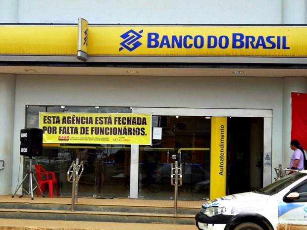 Única agência do Banco do Brasil, em Machadinho D'Oeste (RO), está fechada devido a falta de funcionários (Foto: Sindicato dos Bancários/Divulgação)