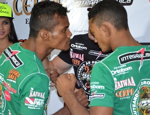 MMA Jungle Fight - Michel Psicopata e Joel Aranha (Foto: Ivan Raupp)