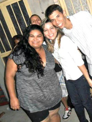 Jovem com os amigos em foto tirada no ano passado (Foto: Arquivo pessoal/ Janine Freitas) Jovem com os amigos em foto tirada no ano passado (Foto: Arquivo pessoal/ Janine Freitas)