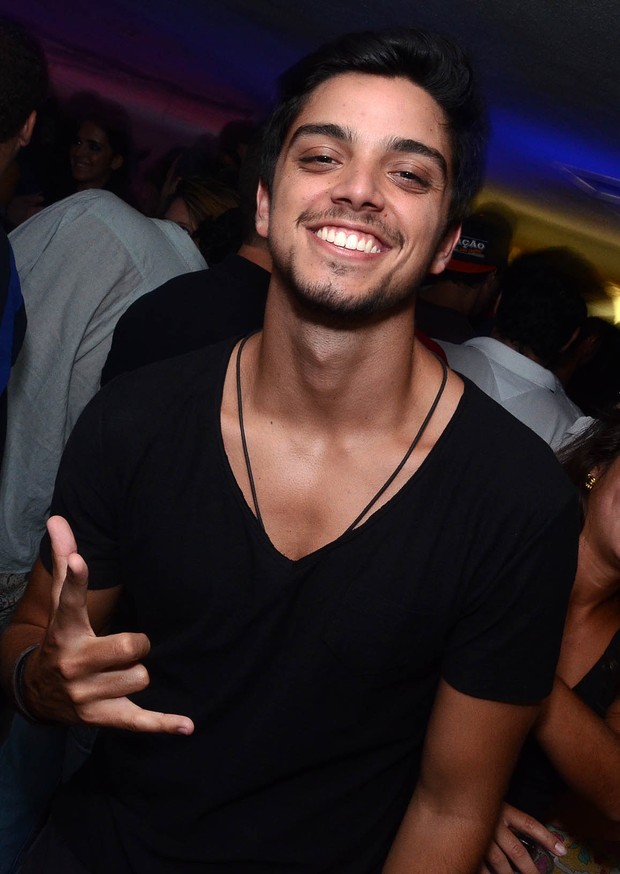 Rodrigo Simas na festa Estação Baile Charme (Foto: Ari Kaye/Divulgação)