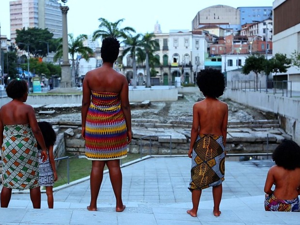Elekô, 'a experiência audiovisual de fazer-se e afirmar-se na loucura das condições de ser negra e mulher', descrevem os produtores (Foto: Divulgação/Festival Visões Periféricas) Elekô, 'a experiência audiovisual de fazer-se e afirmar-se na loucura das condições de ser negra e mulher', descrevem os produtores (Foto: Divulgação/Festival Visões Periféricas)