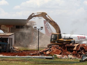 Foto mostra início da obra de expansão do Aeroporto Internacional Juscelino Kubitschek, em Brasília nesta quinta-feira (11). (Foto: André Dusek/Estadão Conteúdo)