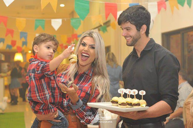 Janaina Santucci organiza arraiá junino para comemorar o aniversário do filho  (Foto: Divulgação/ MF Models)